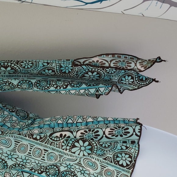 Women's blouse - Picture 2 of 5